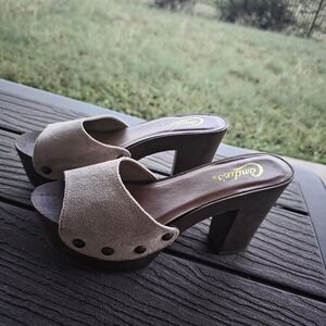 Candie's Tan Suede Women's Heeled Sandals